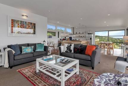 Contemporary Bay of Islands Hideaway with Spa - Russell, New Zealand