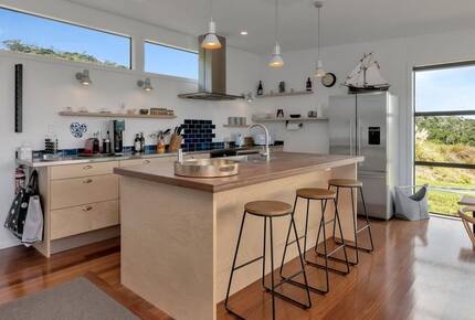Contemporary Bay of Islands Hideaway with Spa - Russell, New Zealand