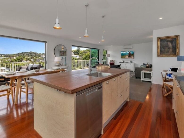 Contemporary Bay of Islands Hideaway with Spa - Russell, New Zealand