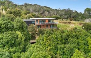 Contemporary Bay of Islands Hideaway with Spa - Russell, New Zealand