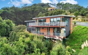 Contemporary Bay of Islands Hideaway with Spa - Russell, New Zealand