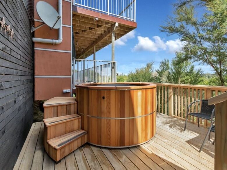 Contemporary Bay of Islands Hideaway with Spa - Russell, New Zealand