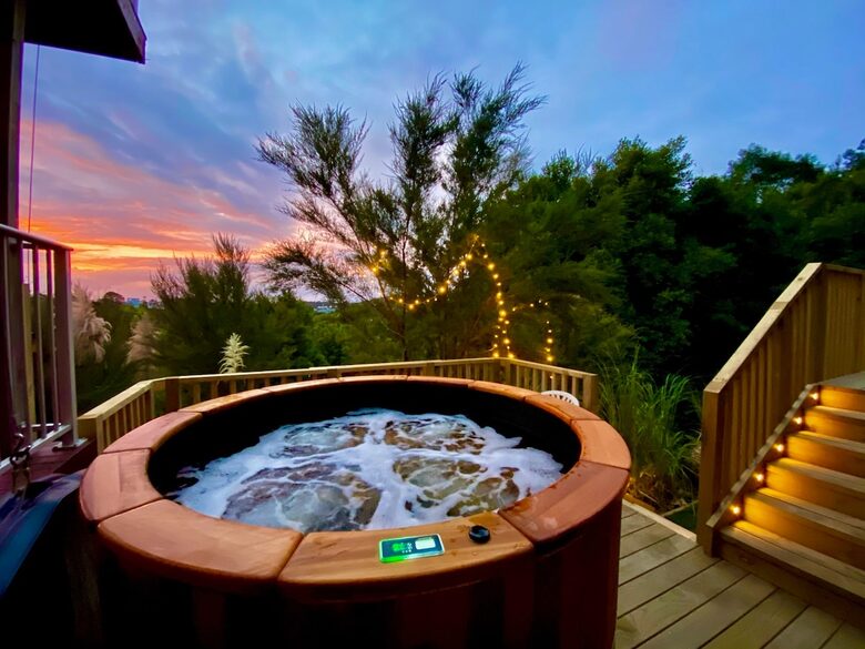 Contemporary Bay of Islands Hideaway with Spa - Russell, New Zealand