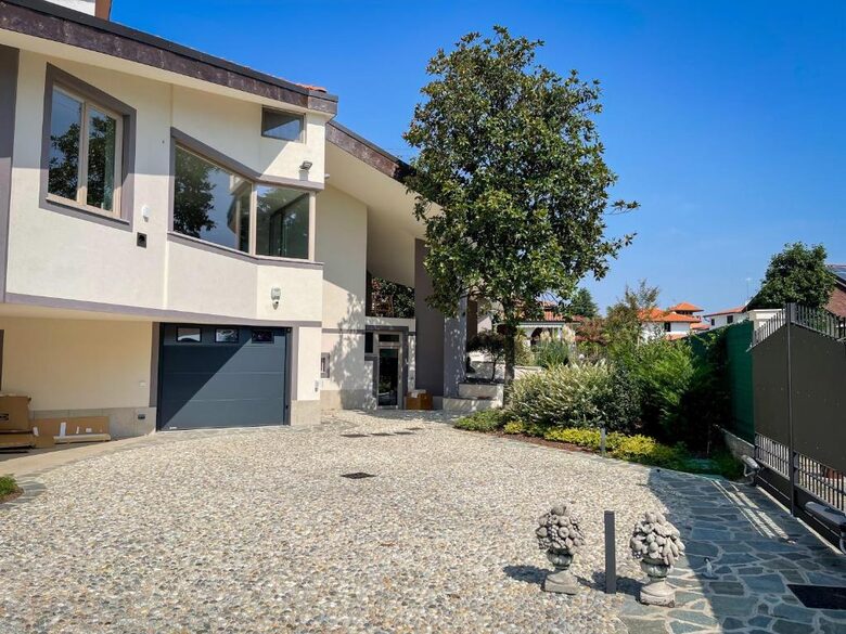 The Versatile Residence with Separate Studios and Two-Bedroom Option - Trezzano Sul Naviglio, Milan, Italy