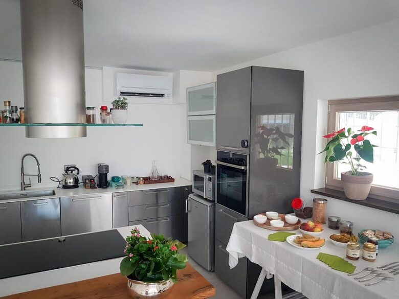 The Versatile Residence with Separate Studios and Two-Bedroom Option - Trezzano Sul Naviglio, Milan, Italy