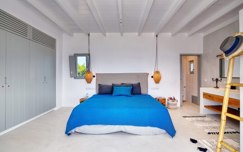 Contemporary Cycladic Elegance by the Sea - Paros, Greece