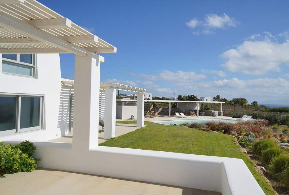 Contemporary Cycladic Elegance by the Sea - Paros, Greece
