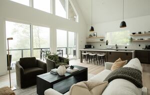 Afton Mountain Retreat with Hot Tub & Views - Afton, Virginia