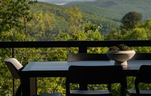 Afton Mountain Retreat with Hot Tub & Views - Afton, Virginia