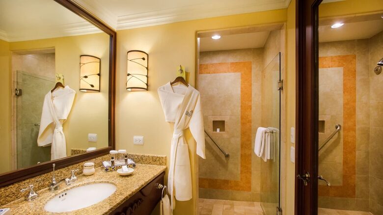 Pueblo Bonito Sunset Beach - Junior Suite - Cabo San Lucas, Mexico