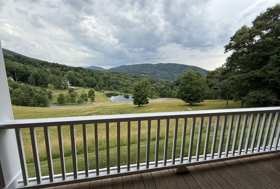 Hot Springs Meadow Retreat - Hot Springs, Virginia