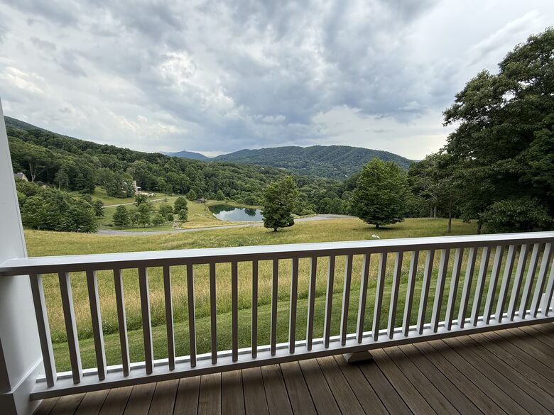 Hot Springs Meadow Retreat - Hot Springs, Virginia