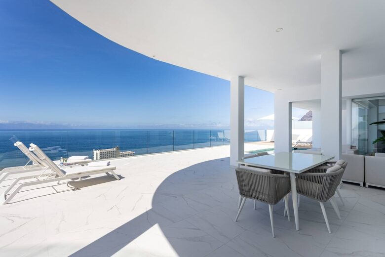Elegant Two Bedroom Retreat with Sea Views in Los Gigantes - Santiago del Teide, Tenerife, Spain