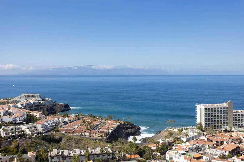 Elegant Two Bedroom Retreat with Sea Views in Los Gigantes - Santiago del Teide, Tenerife, Spain