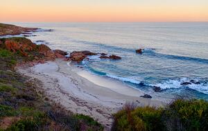 5-Star Luxury and Secluded Beach on Oceanfront Acres - Foul Bay, Australia