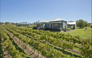 Private Pokolbin Escape Among the Vines - Pokolbin, Australia