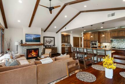 Sierra Pines Retreat | Spacious Mountain Getaway - Truckee, California