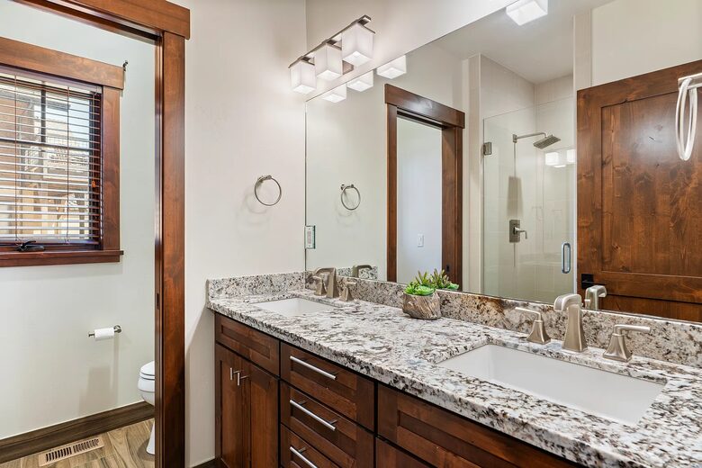 Sierra Pines Retreat | Spacious Mountain Getaway - Truckee, California