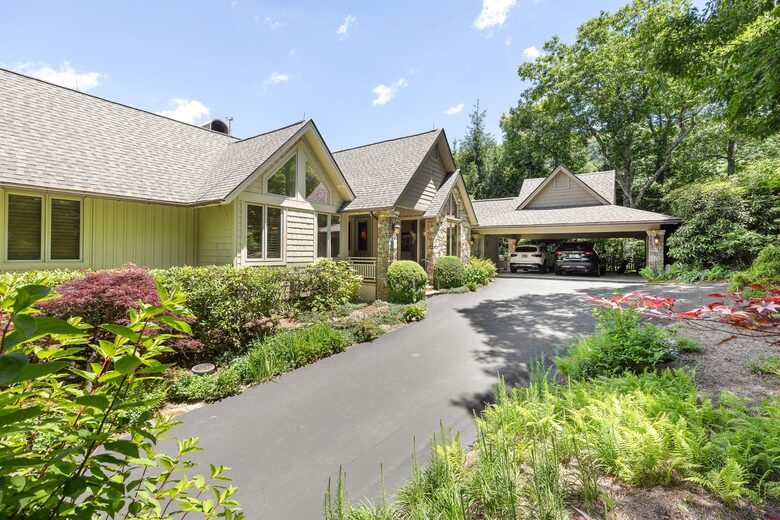 Whiteside Mountain Retreat with Sweeping Valley Views - Highlands, North Carolina