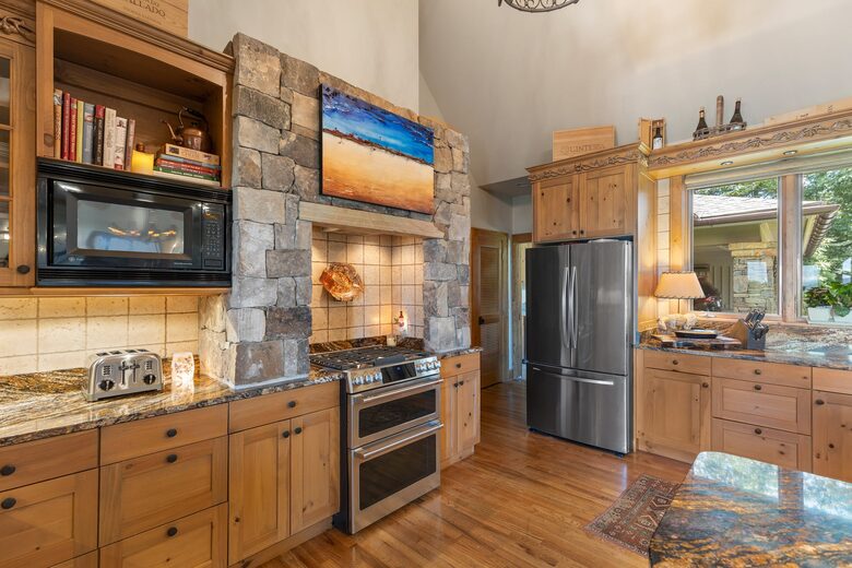 Whiteside Mountain Retreat with Sweeping Valley Views - Highlands, North Carolina