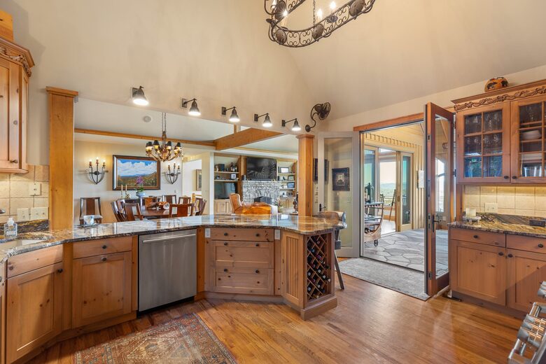 Whiteside Mountain Retreat with Sweeping Valley Views - Highlands, North Carolina