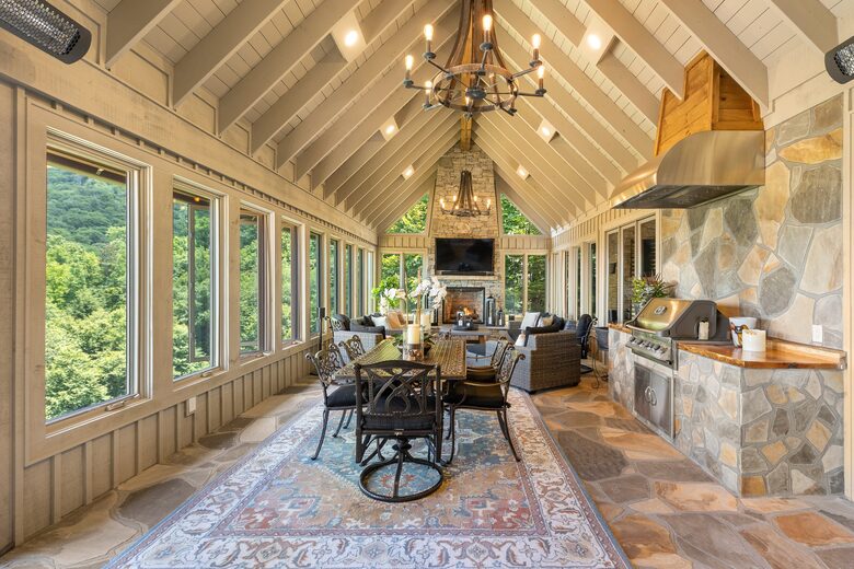 Whiteside Mountain Retreat with Sweeping Valley Views - Highlands, North Carolina