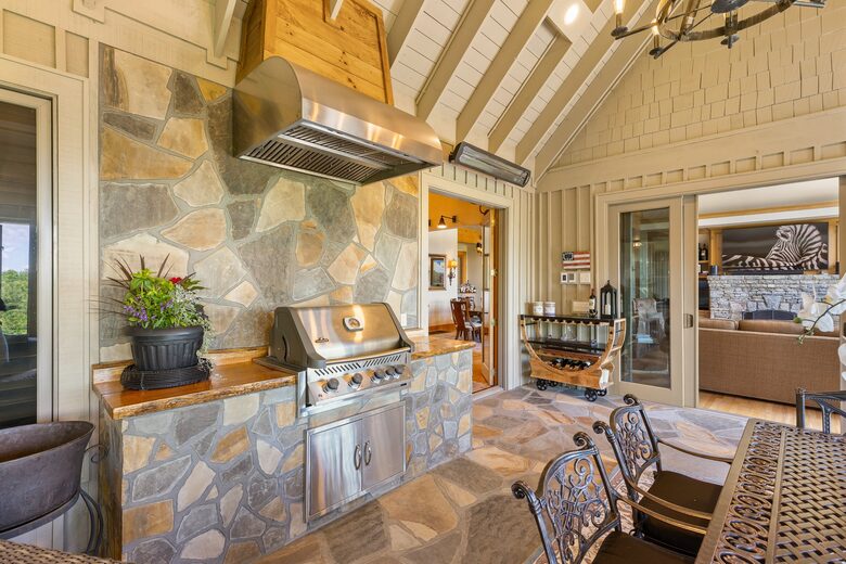 Whiteside Mountain Retreat with Sweeping Valley Views - Highlands, North Carolina