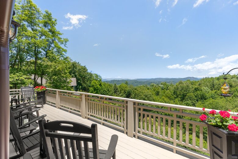 Whiteside Mountain Retreat with Sweeping Valley Views - Highlands, North Carolina