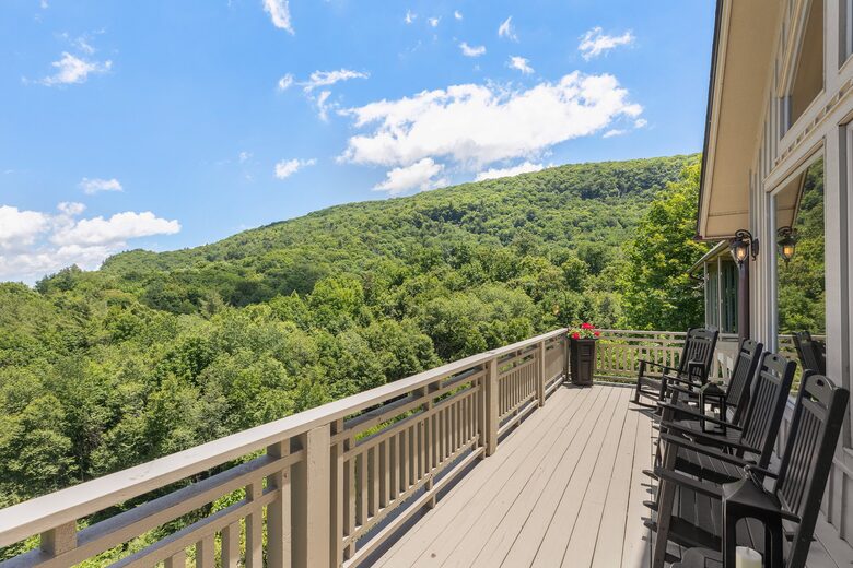 Whiteside Mountain Retreat with Sweeping Valley Views - Highlands, North Carolina