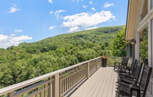 Whiteside Mountain Retreat with Sweeping Valley Views - Highlands, North Carolina
