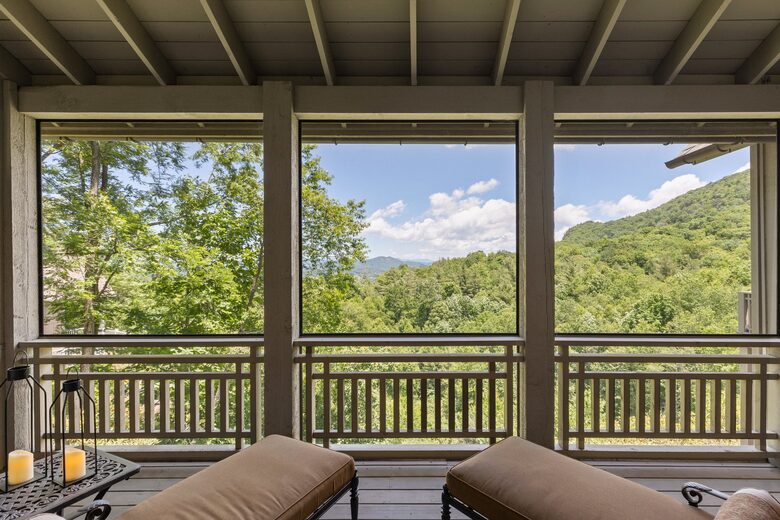 Whiteside Mountain Retreat with Sweeping Valley Views - Highlands, North Carolina
