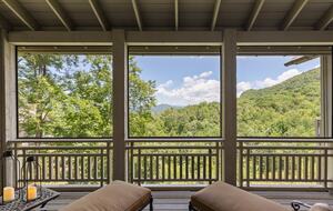 Whiteside Mountain Retreat with Sweeping Valley Views - Highlands, North Carolina