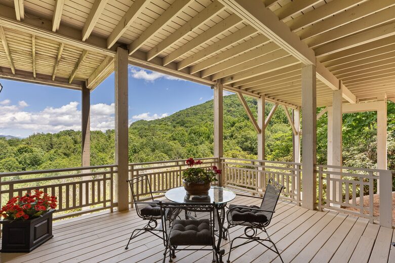 Whiteside Mountain Retreat with Sweeping Valley Views - Highlands, North Carolina