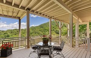 Whiteside Mountain Retreat with Sweeping Valley Views - Highlands, North Carolina