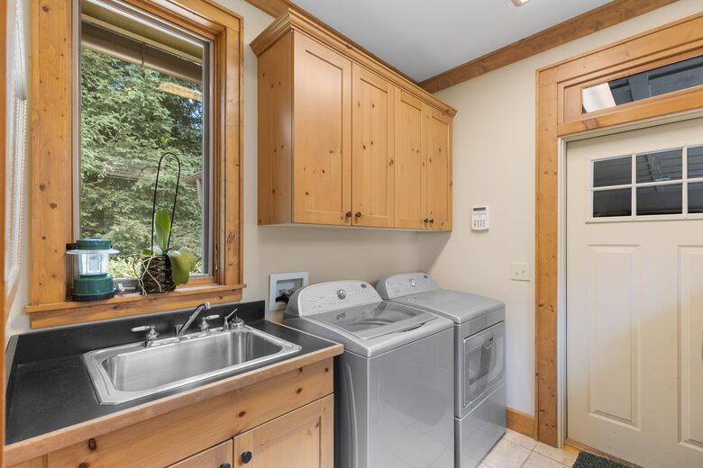 Whiteside Mountain Retreat with Sweeping Valley Views - Highlands, North Carolina