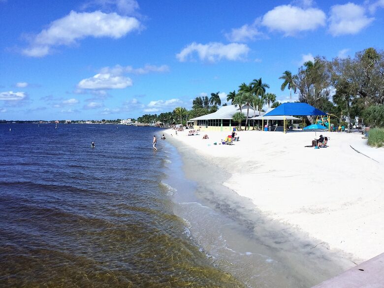 Yacht Club Gem - Cape Coral, Florida