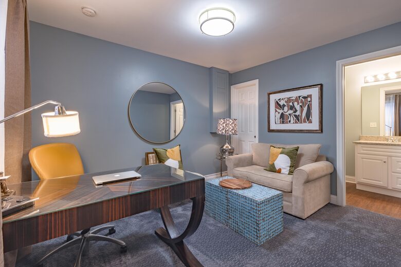 Elegant Townhouse in Historic Western Springs - Western Springs, Illinois