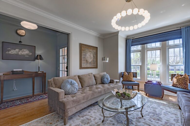 Elegant Townhouse in Historic Western Springs - Western Springs, Illinois