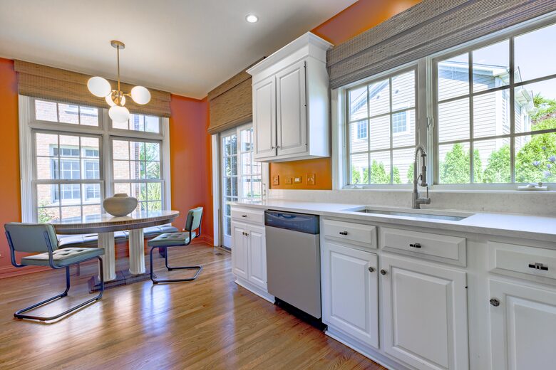Elegant Townhouse in Historic Western Springs - Western Springs, Illinois