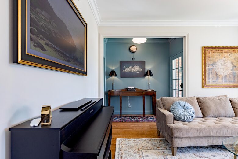 Elegant Townhouse in Historic Western Springs - Western Springs, Illinois