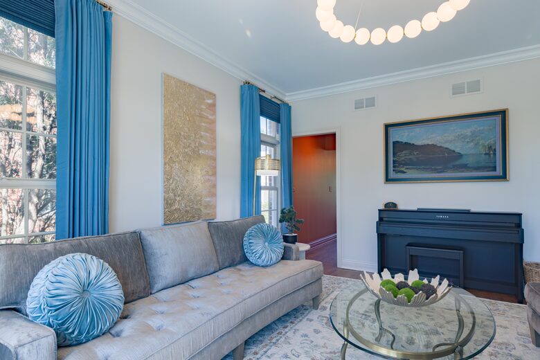 Elegant Townhouse in Historic Western Springs - Western Springs, Illinois