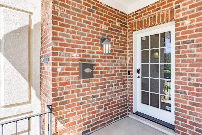 Elegant Townhouse in Historic Western Springs - Western Springs, Illinois