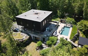 Massawippi Lakefront Estate | Pool, Guesthouses & Waterfront Views - Hatley, Canada