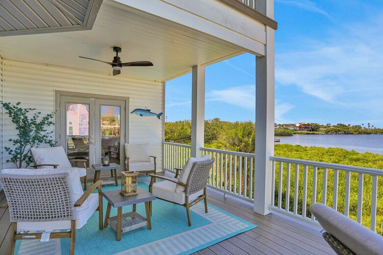 Driftwood Dreams Waterfront Retreat with Pool and Game Room - Palm Harbor, Florida
