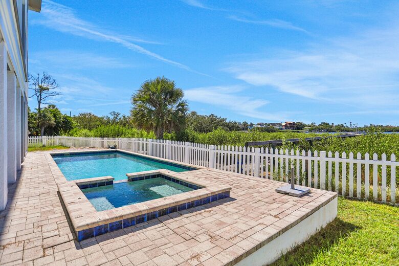 Driftwood Dreams Waterfront Retreat with Pool and Game Room - Palm Harbor, Florida