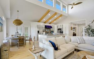 Driftwood Dreams Waterfront Retreat with Pool and Game Room - Palm Harbor, Florida