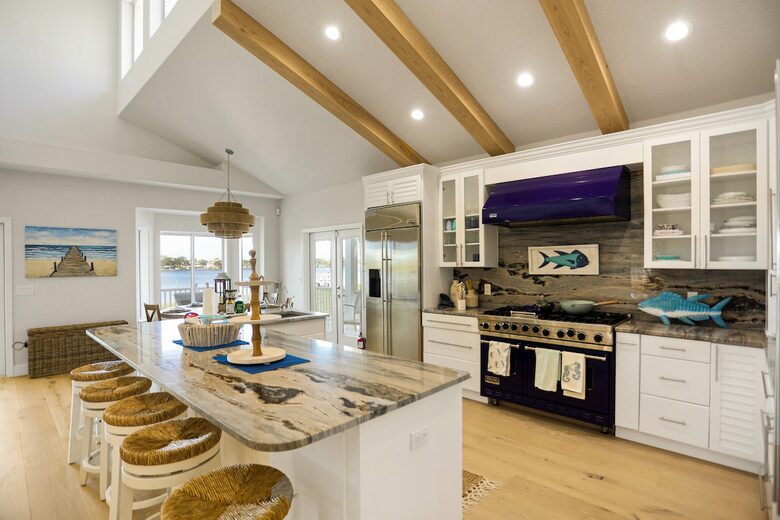 Driftwood Dreams Waterfront Retreat with Pool and Game Room - Palm Harbor, Florida