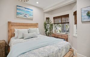 Driftwood Dreams Waterfront Retreat with Pool and Game Room - Palm Harbor, Florida