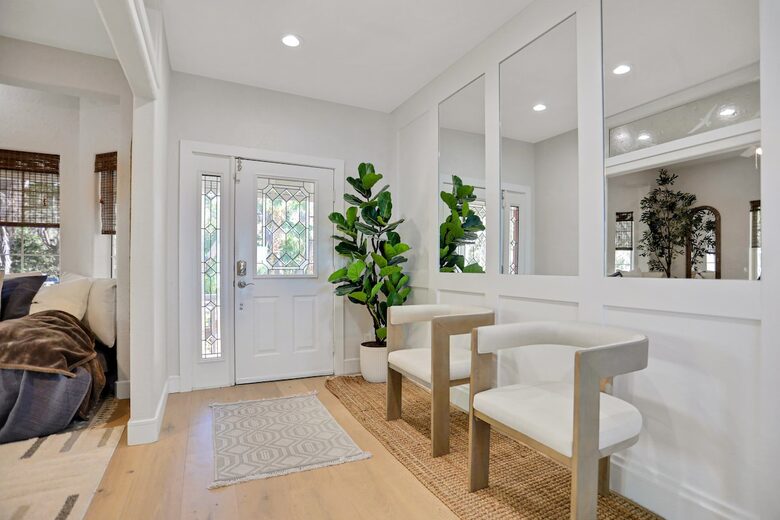 Driftwood Dreams Waterfront Retreat with Pool and Game Room - Palm Harbor, Florida