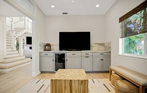 Driftwood Dreams Waterfront Retreat with Pool and Game Room - Palm Harbor, Florida